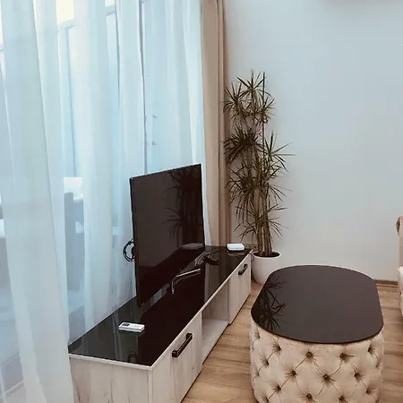 شقة City Centre Apartament كلابيدا